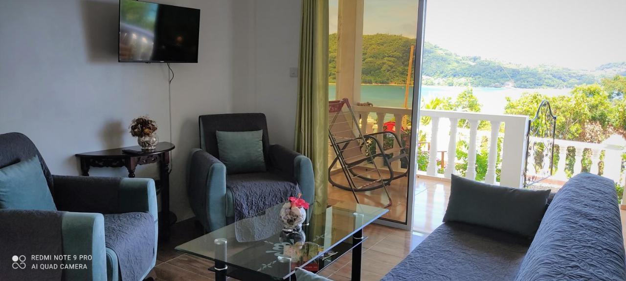 Seychelles Yellow Petals Anse Boileau エクステリア 写真